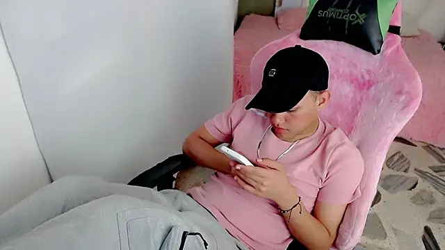 Top_and_bottomn Live XXX chat