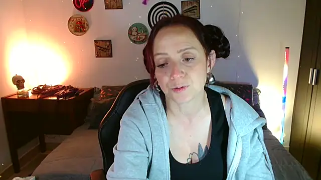 Katicalatinmilf লাইভ XXX চ্যাট