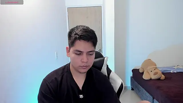Show modela Asta_YunoXXX na web-kameri