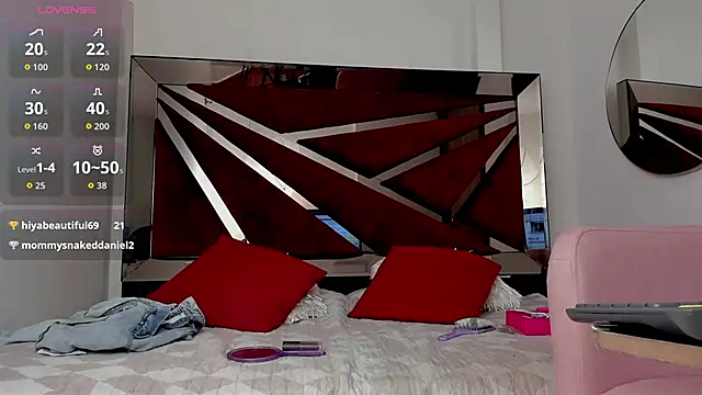 SaskiaGrendel live XXX chat