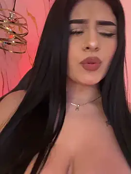 Chat +18 de Kariina__69 ao vivo
