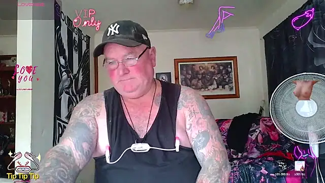 KINKYBLUEYES69のウェブカメラショー