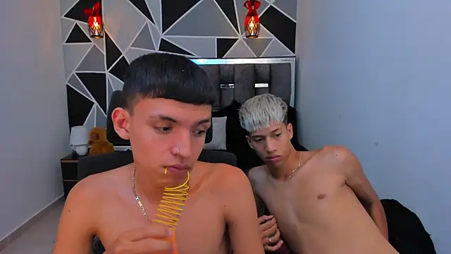 Juan_Nd_Steven 라이브 XXX 채팅