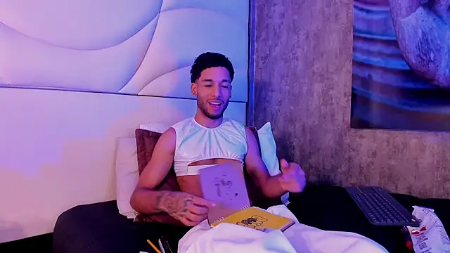 Thiagoferreti's Webcam Show