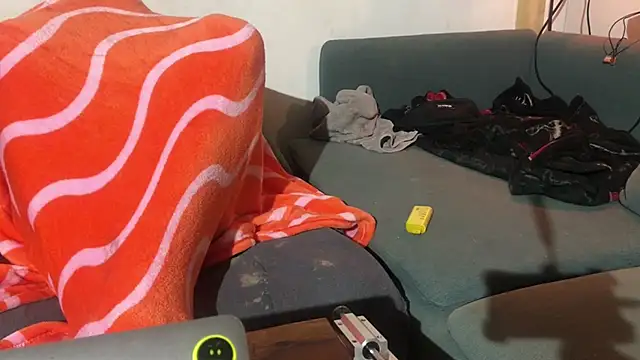 devote_schlampe00 Webcam Show