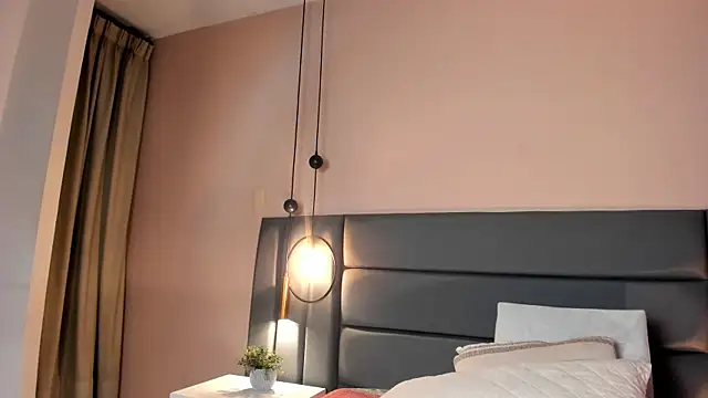 دردشة AndraCyruss الجنسية المباشرة