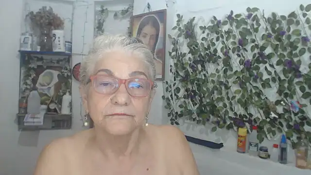 FunnyGrandma's Live Sex Cam Show