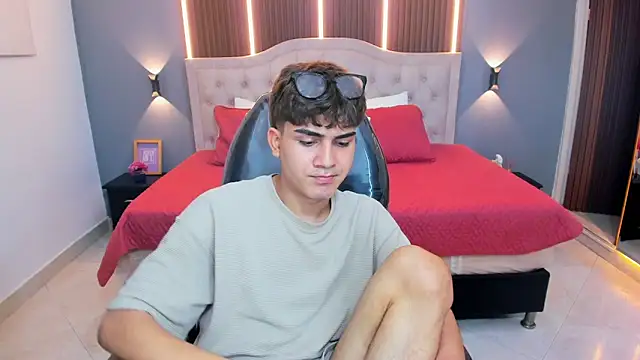Tommy18__: απευθείας συνομιλία ΧΧΧ
