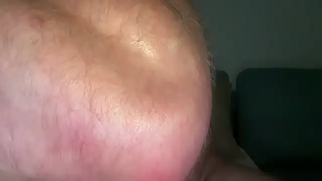 CloudyMuscle28's Webcam Show