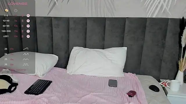 MilanCheek's Live Sex Cam Show