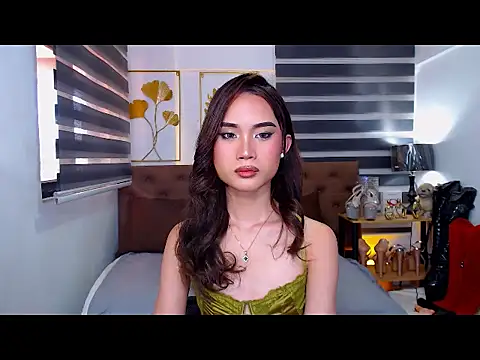 JuicyCockThea élő XXX-chatje