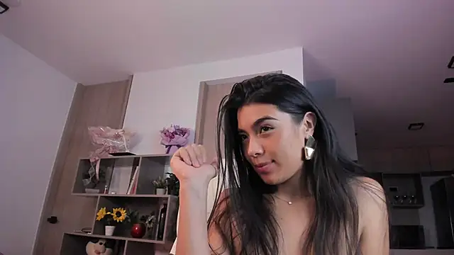 Alexandra_ra Adlı Modelin Web Kamerası Şovu