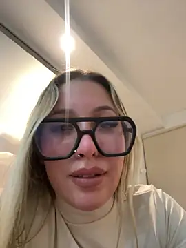 Mialunaxx's Live XXX Chat