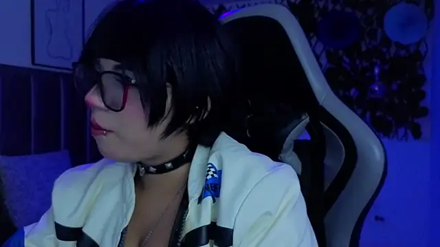 Kitty_Gang Live XXX-chat