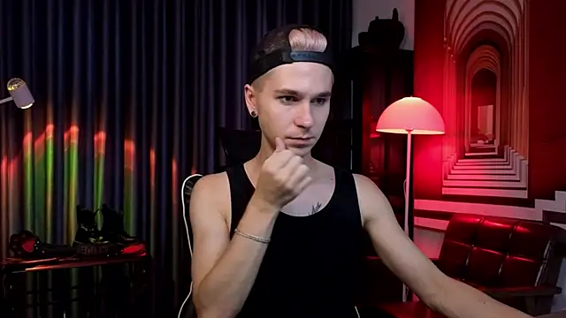 Show modela Joseph__Quinn na web-kameri