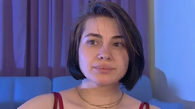 AdrianaToress Chat XXX in diretta