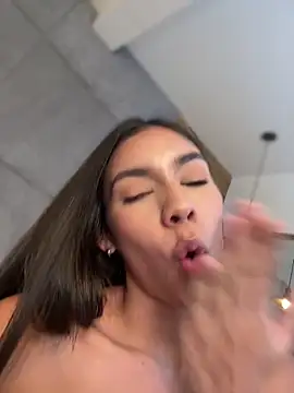 XXX chat uživo modela EllaSanz_