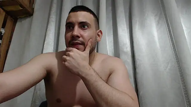 Armando_2002 Chat XXX live
