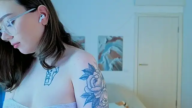MilenaSaint's Live XXX Chat