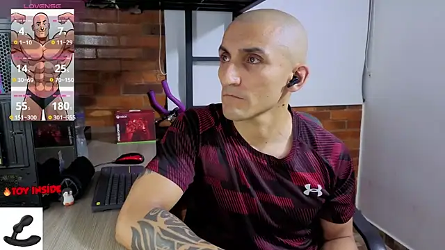 Marck_Muscle élő XXX-chatje