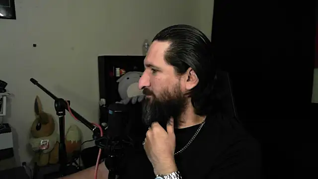 DevilPup75_ Show in webcam