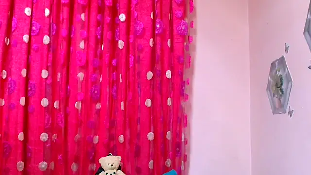 SLUTTYROXY's Live XXX Chat