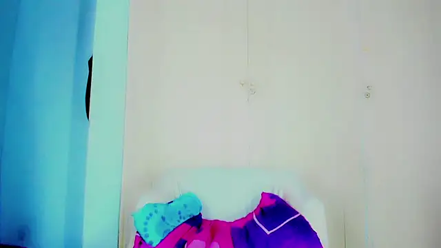 laaura_dolll Adlı Modelin Canlı XXX Sohbeti