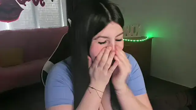 KisaModel's Live XXX Chat