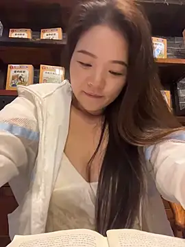 xiaochengzi505 Adlı Modelin Canlı XXX Sohbeti