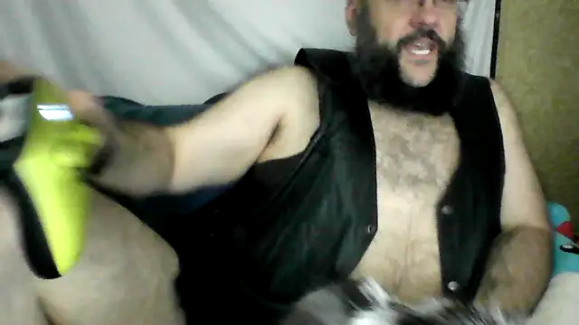 BriTheTopBear Show Webcam