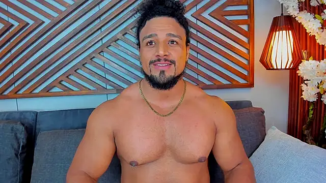 MikeEstevess' Live XXX Chat