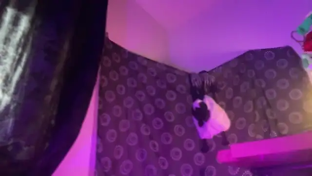 Guyst049 webkamerás műsora