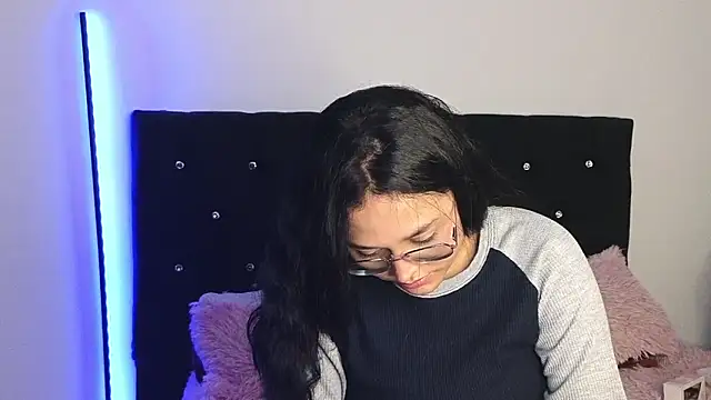 Sweet_xuee18 élő XXX-chatje