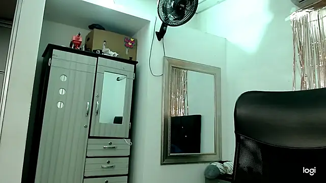 Baby_hornyJM live XXX chat