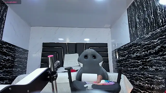 Ladyy_Scarlett élő XXX-chatje
