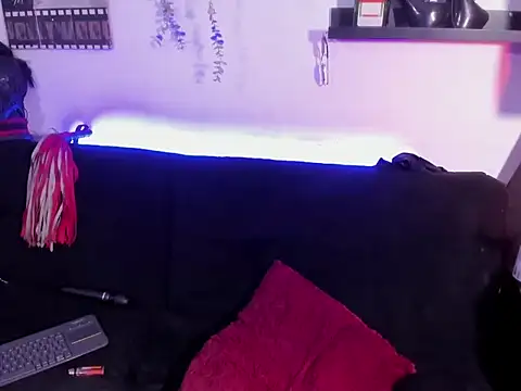 _perla_hugh's Webcam Show