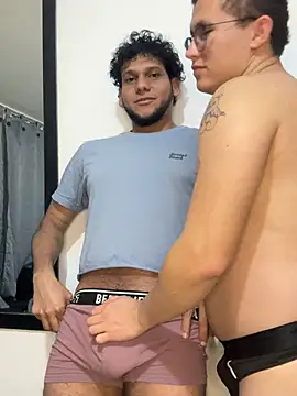 Kurtxxx22 webkamerás műsora