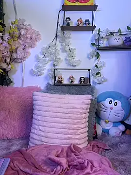 Eymmy_24's Live Chat Room