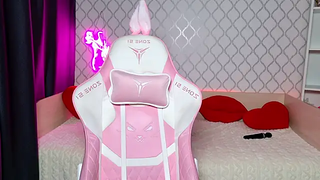 Curious_Lily's Live XXX Chat