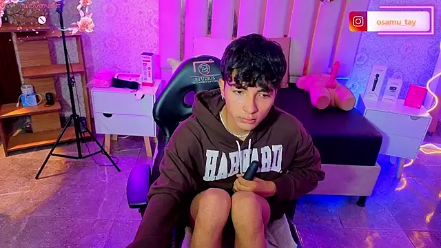osamu_tay Show in webcam
