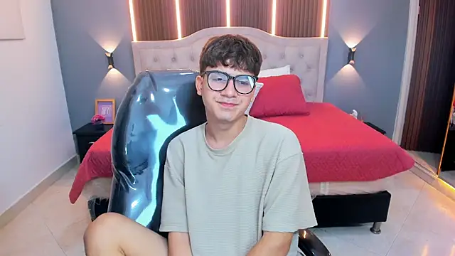 Živý XXX chat Tommy18__