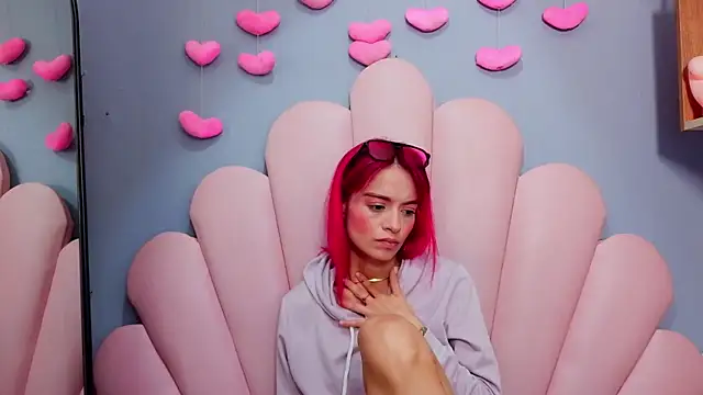 luci_miller 即時 XXX 聊天