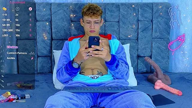 XXX chat uživo modela NicolasTorrez