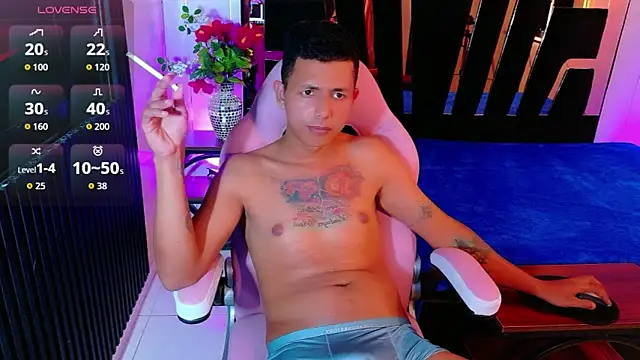 boy_bigcock24cmのライブXXXチャット