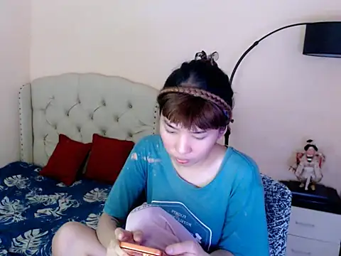 ShantalFoxxy_'s Webcam Show
