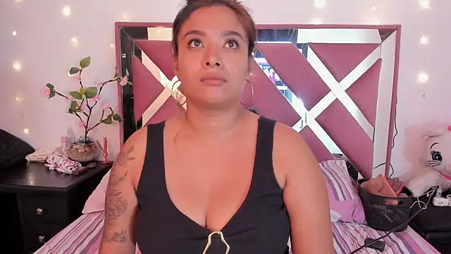 bellalumi's Live XXX Chat