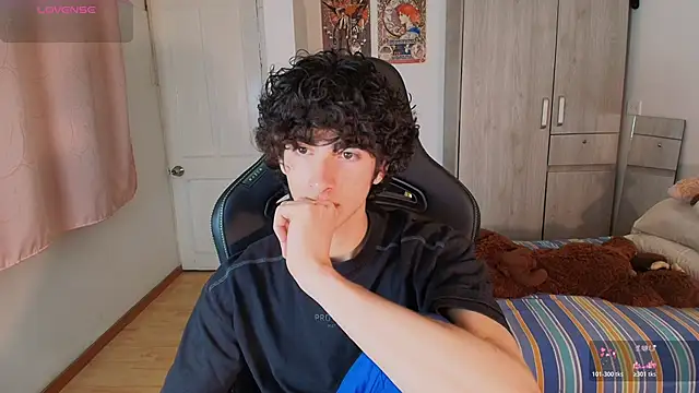Nude_Boy18n Webbikameraesitys