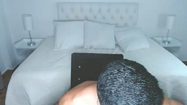 mr_hunterx Pertunjukan Webcam