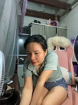 Chat +18 de Ivy_Trix2 ao vivo