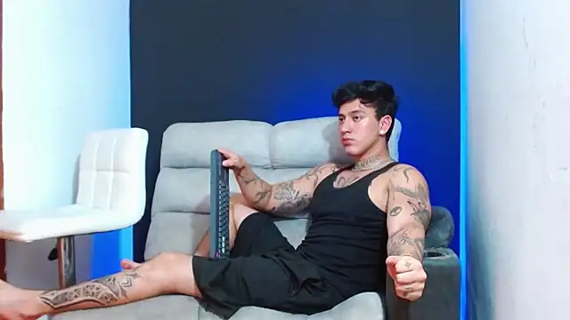 JUSTIN_FULLER1 élő XXX-chatje